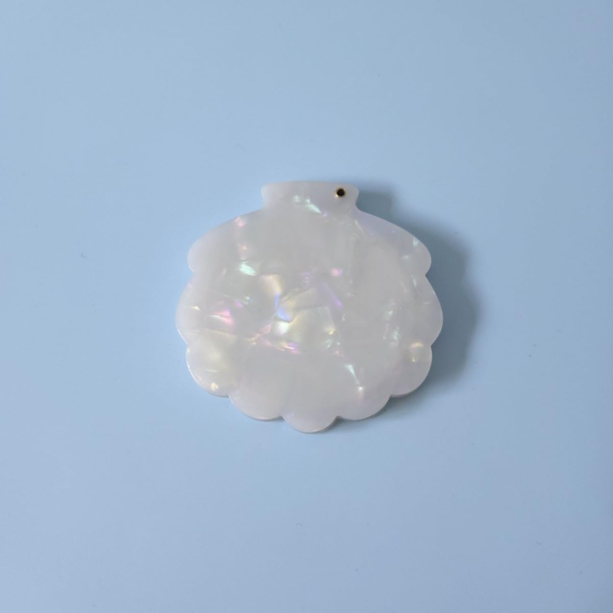 OMG Decor Funny Shell Shape Makeup Mirrors,Cute Acetate Compact Mirror with Cover,Funny Shell Pocket Mirror,Pack of 1,White
