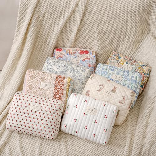 UEKEBOAG Blue Patchwork Quilted Cotton Makeup Bag - Floral Coquette Pouch