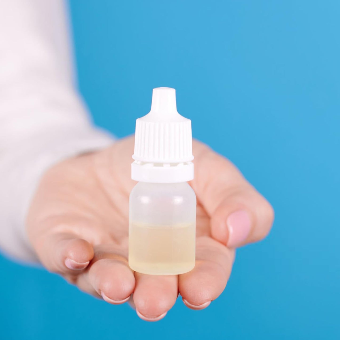 Burry Life Science 12PCS 3ML White Plastic Empty Squeezable Dropper Bottles Portable Eye Liquid Dropper Small Plastic Refillable Containers with Screw Cap and Plug (White, 3ML)