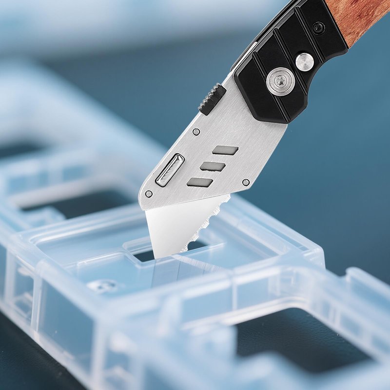 Utility Knife Blades, 30 Pack SK5 Steel Heavy Duty Box Cutter Replacement Blades with Plastic Case, Standard Size Razor Blades for Most Standard Utility Knives