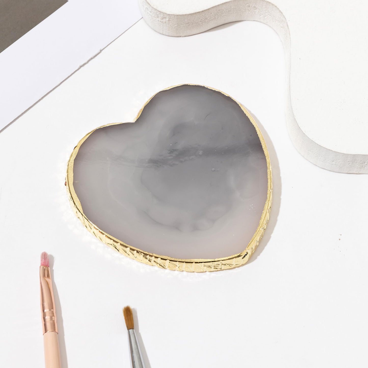 Resin Nail Art Palette Nail Polish Palette with Spatula Nail Pallet for Nail Art Nail Polish Mixing Plate (Gray)