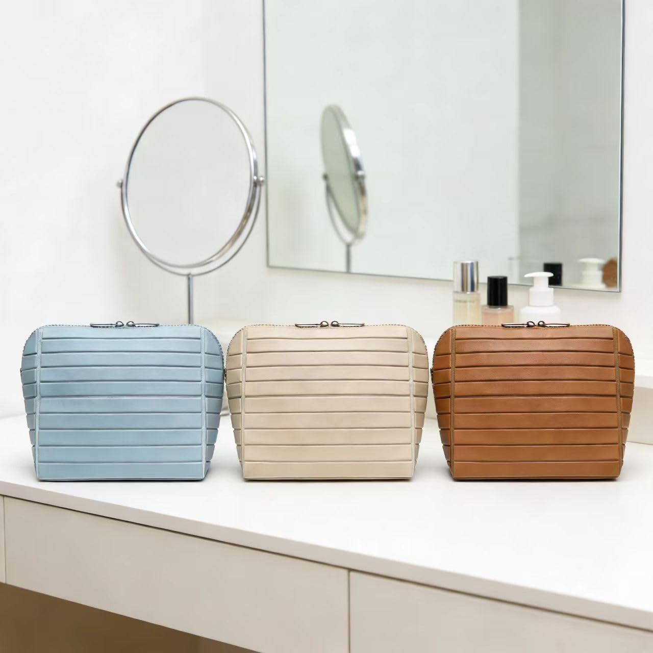Erfgaiu Parallel Traveler Makeup Bag Fold Down Cosmetic Bag with Brush Holder Toiletry Bags Women Portable Stripe Organizer Case Apricot S