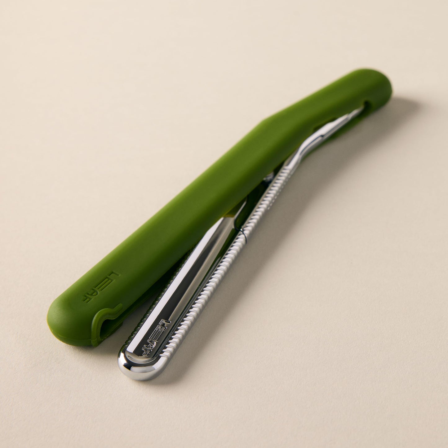 Leaf Shave | Leaf Dermaplaner Cover, Leaf Green - Silicone Travel Case