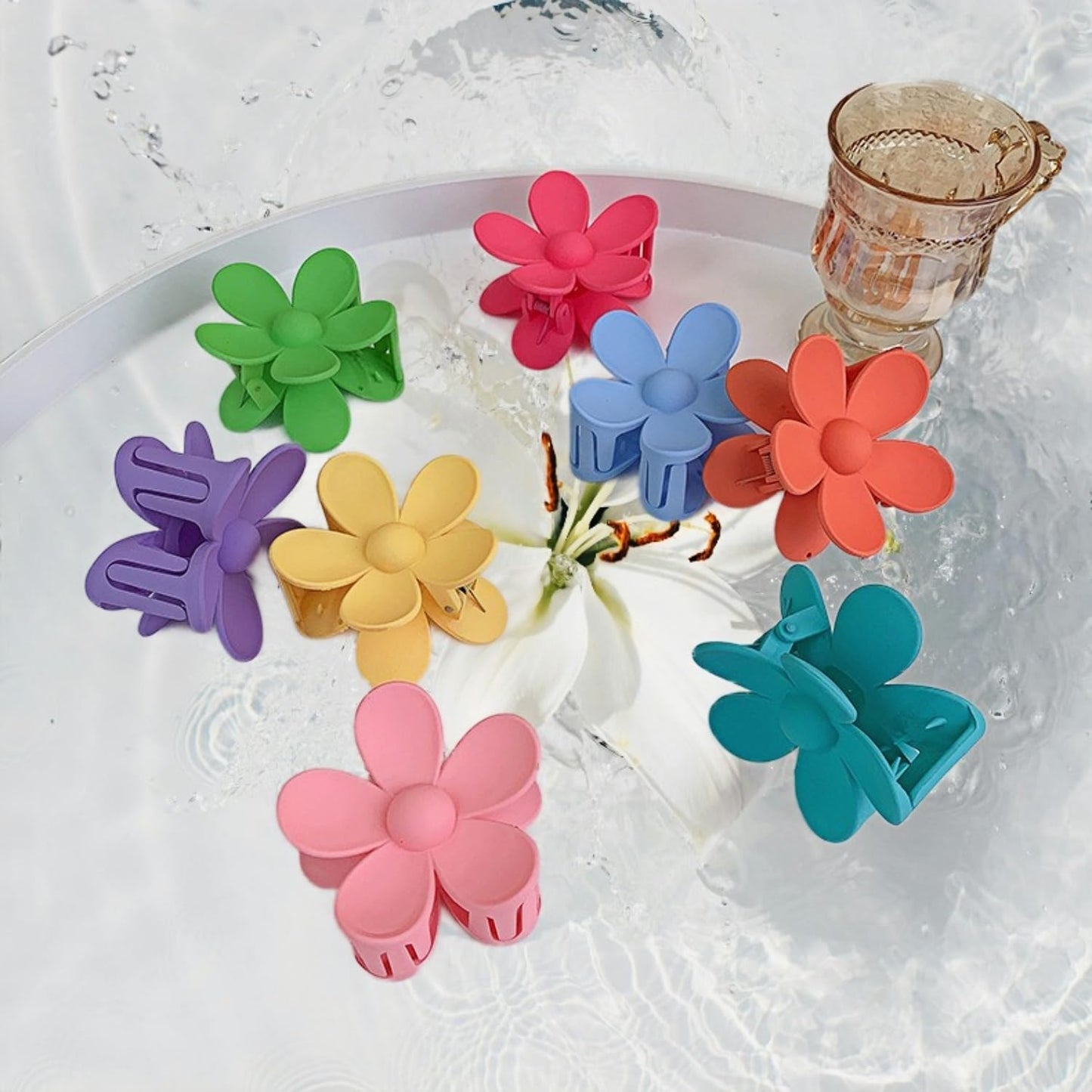 Hawaiian Flower Hair Clips, 8PCS Large Claw Clips for Women Thick Thin Hair, Cute Dasiy Plumeria Hibiscus Hair Clips, Summer Beach Essentials Hair Accessories for Girls 8 Colors