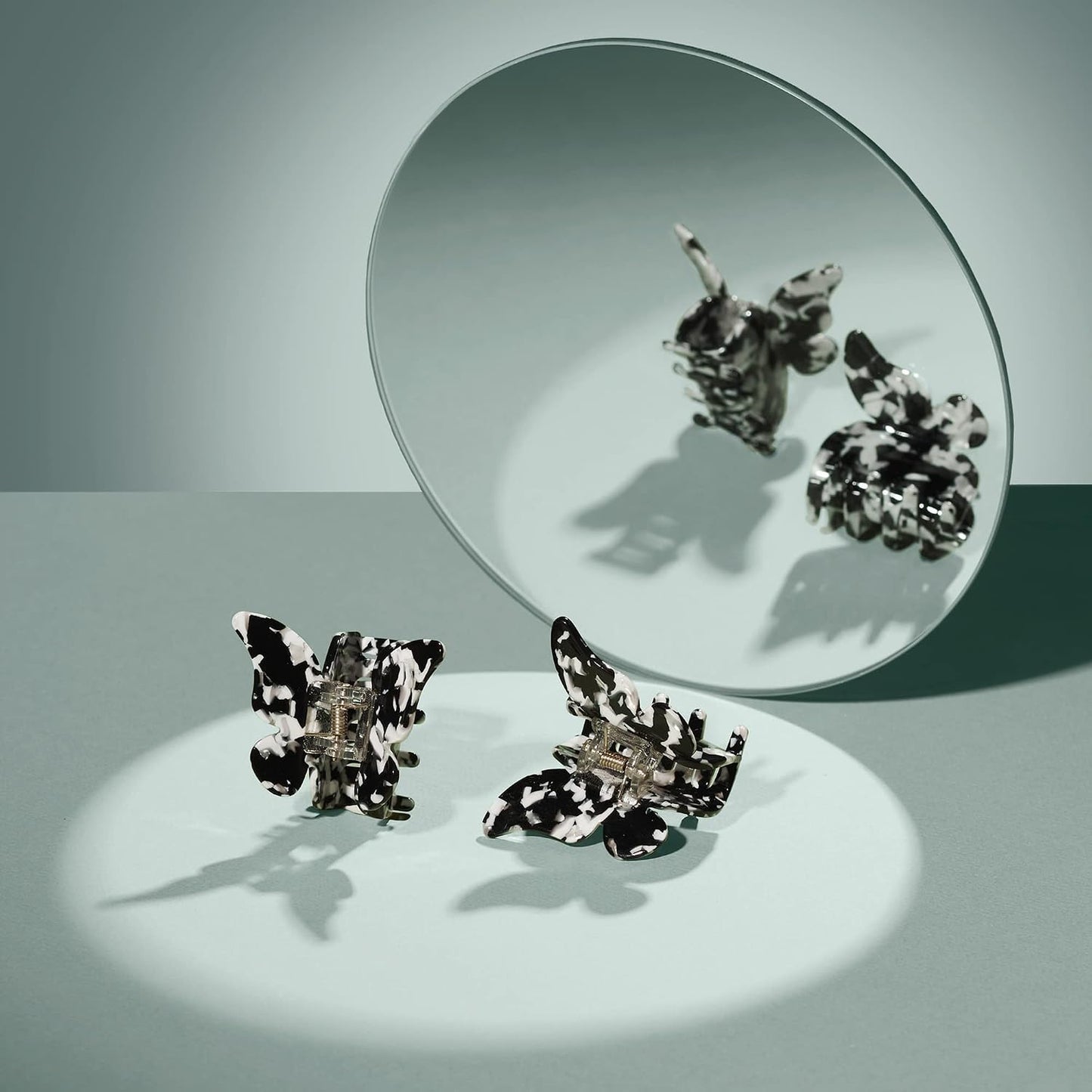 Papillon Claw Clip - Black & White Marble Design for Stylish Hair Updos