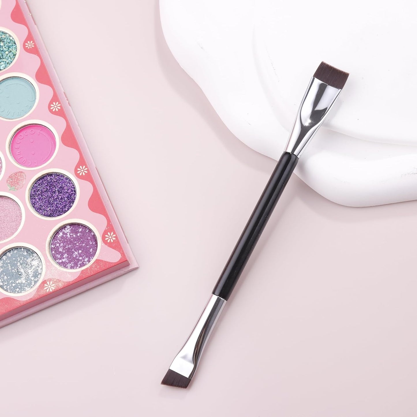 Double-Headed Arc Brush - Curved Brush for Perfect Eyeliner & Eyeshadow | Versatile Makeup Tool