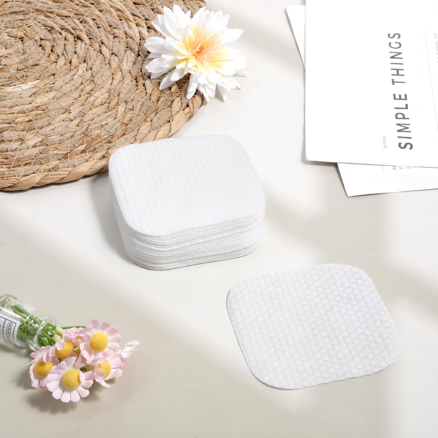 150 Pcs Large Square Cotton Pads for Face, 3.14" Lint-Free Soft Cotton Pads for Makeup Removal, Nail Polish, Cleansing Face and Toner Application Use Wet or Dry