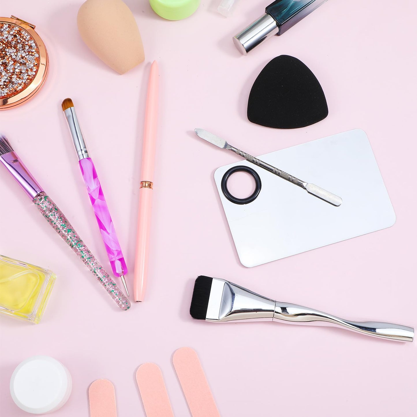 Matwsec 4 Pcs Makeup Mixing Palette with Flat Foundation Brush Dual-Head Make Up Spatula Triangle Powder Puffs, Foundation Palette for Women Girl Korean Facial Cosmetic, Nail Art, Pigment Blending