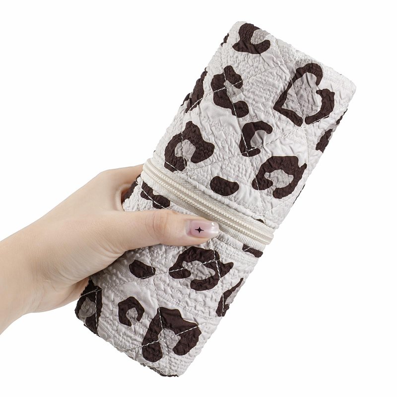 RSRSLEII Quilted Hair Tools Travel Bag,Hair Styling Accessories Storage Case for Shark FlexStyle, Dyson Airwrap Hair Dryer, Curling Iron, Revlon Hair Tools,Portable and foldable(02Leopard print)