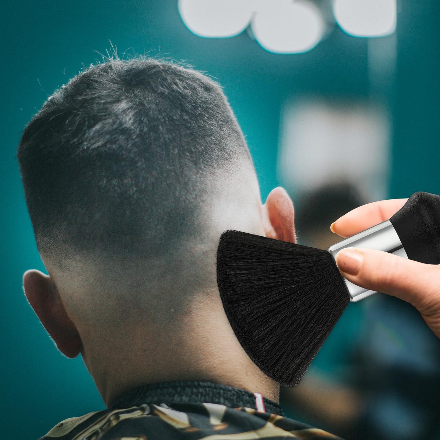 Large Barber Neck Duster Black Neck Duster Brush Soft Barber Neck Face Cleaning Hairbrush Hair Cutting Barber Brush Neck Duster with Plastic Handle Grip for Sweeping Hair Around Face