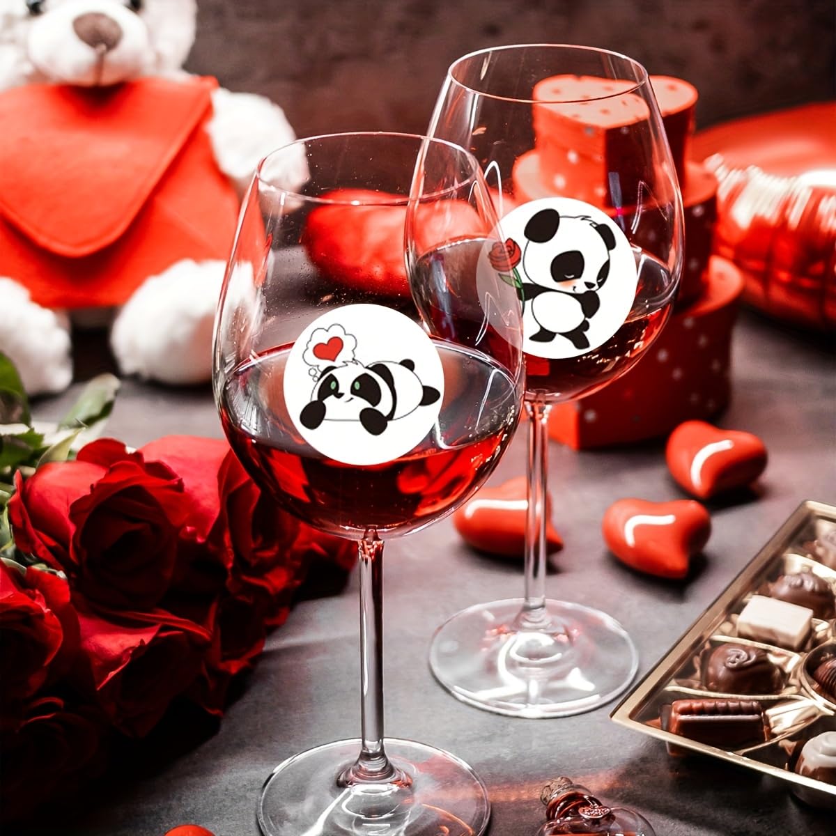 Xiongmao Panda Pattern PVC Adhesive Stickers, 500 Pieces Per Roll, Heart Design Sealing Labels ds, Gift Boxes, Cake Packaging and Party Decoration Use