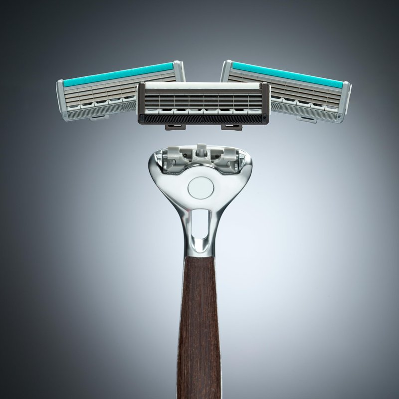 Wilkinson Sword Quattro Vintage Edition Men's Razor with 5 Blades