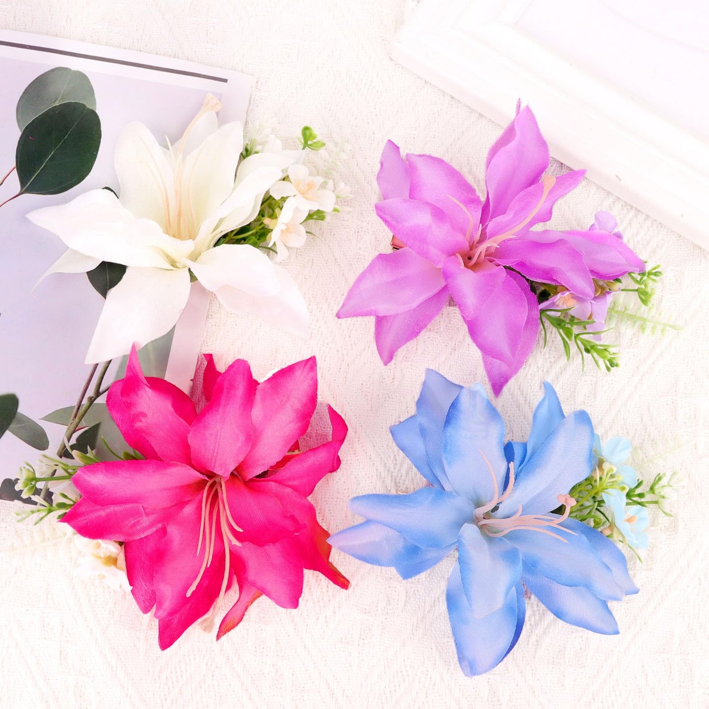 CURASA 4PCS Hawaiian Flower Hair Clips Artificial Tropical Lily Alligator Clips Luau Outfits Bohemian Flower Hairpins Accessories Beach Hair Bobby Pins Vacation Party Hairstyles For Women Girls