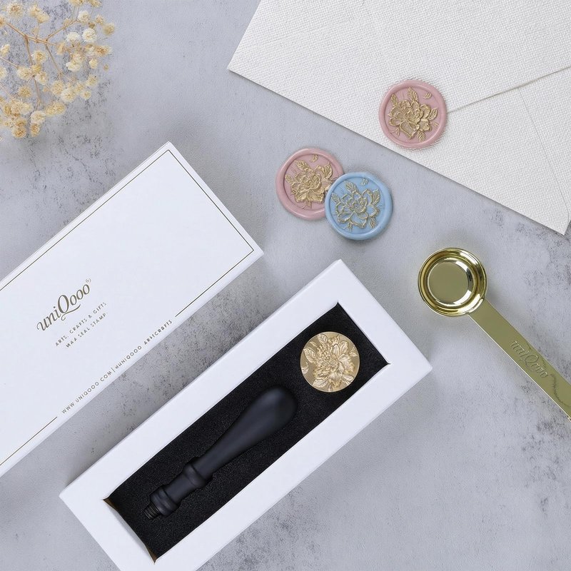 UNIQOOO 3D Embossed Relief Camellia Flowers Wax Seal Stamp with Wooden Handle, Floral Botanical Theme Vintage Brass Stamp for Wedding Invitation, DIY, Gift Wrap, Envelopes, Christmas Card