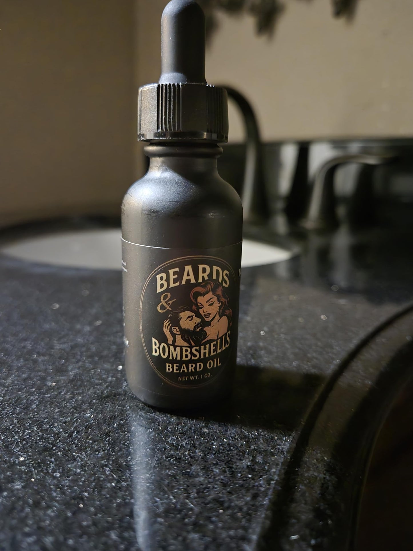Beards & Bombshells Beard Oil, Hydrates Dry Skin, Calms Itchy Beard Hair, Lightweight Non-Greasy Formula, Premium Conditioning Oils, Clean Masculine Scent