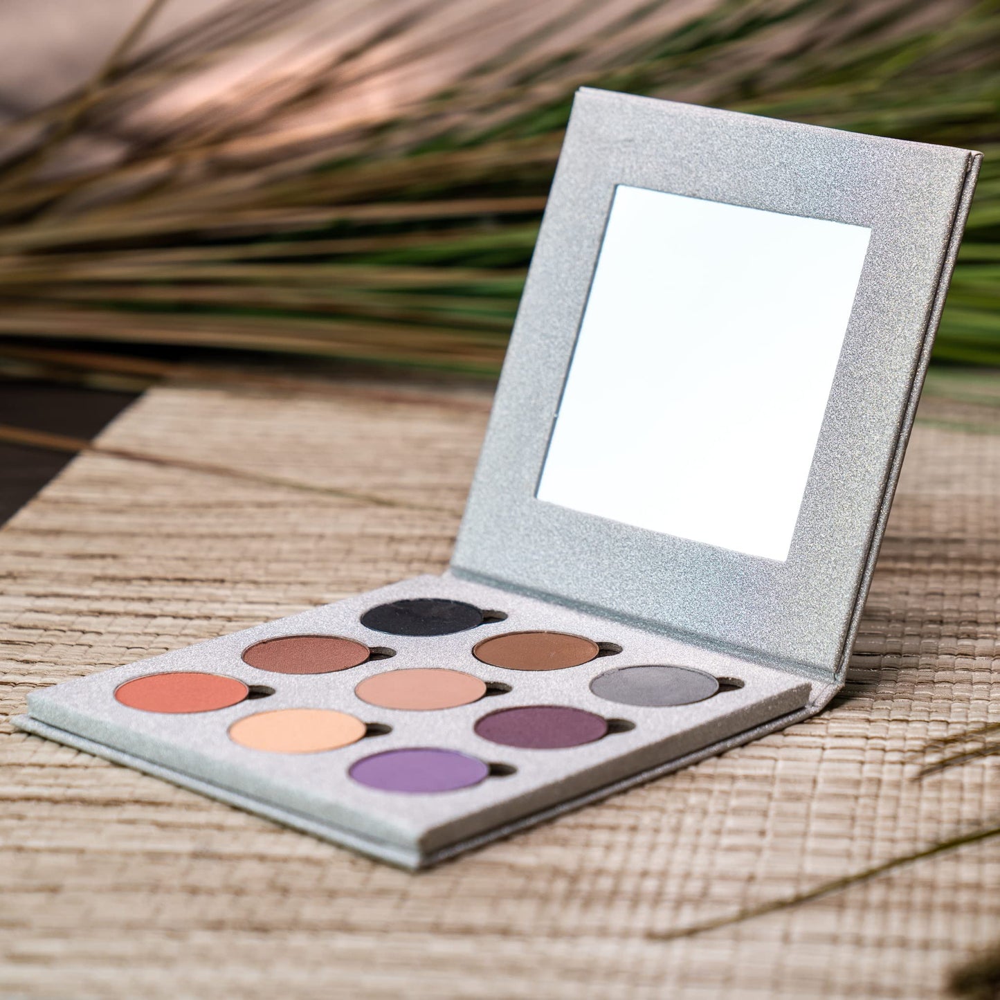 BaeBlu Glitter Mirror Empty Magnetic Reusable Eyeshadow Makeup Palette Case with Cover