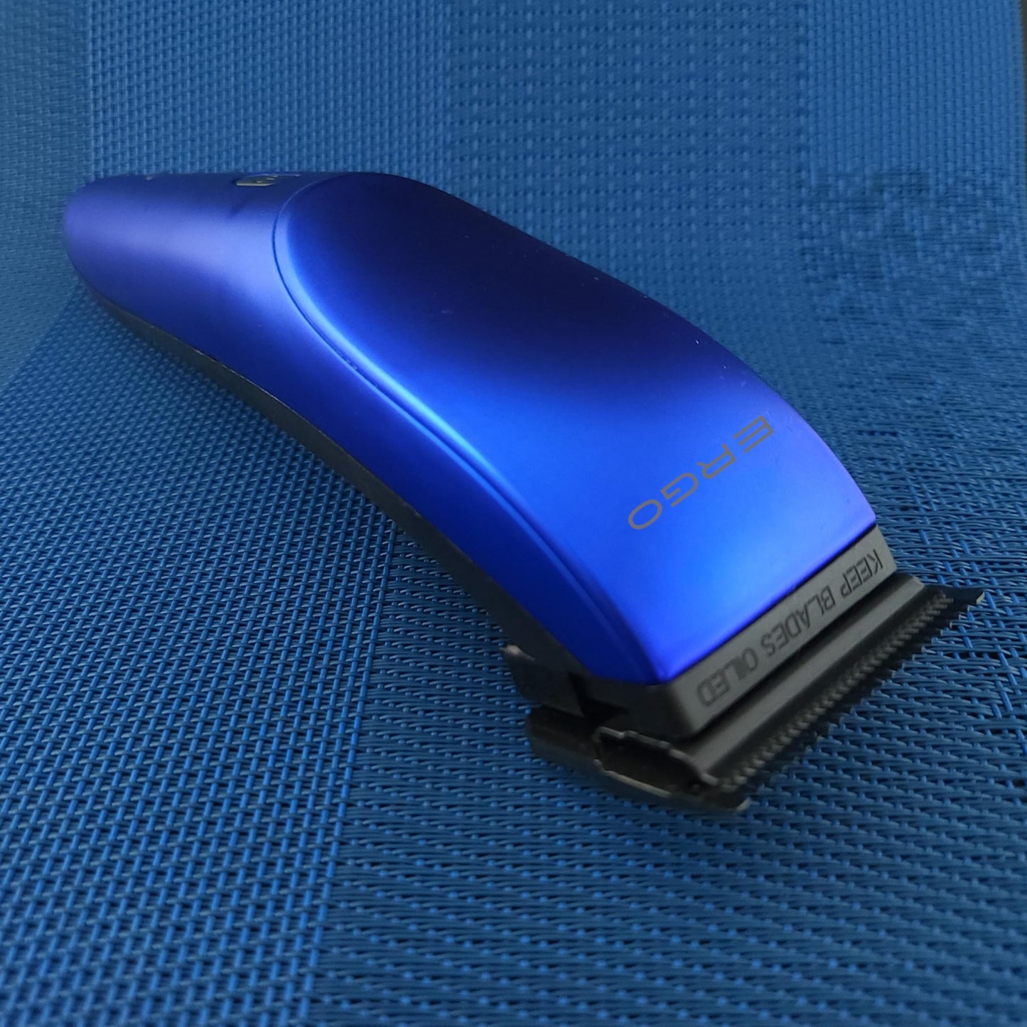 StyleCraft Ergo Professional Microchipped Magnetic Clipper with 5 Guards, Charging Stand, and 3 Customizable Colored Lids (Black, Pink, Blue)