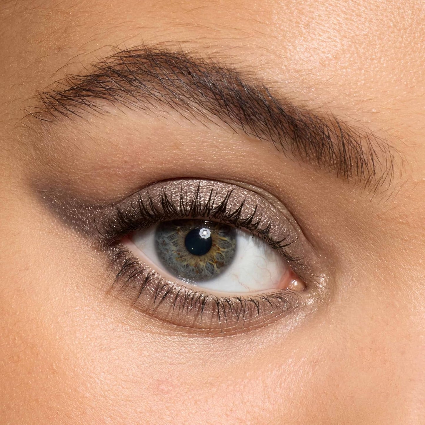 L'Oreal Paris Le Shadow Stick Eyeshadow - Blendable, Smudge-Resistant Cream in 250 Celestial Taupe