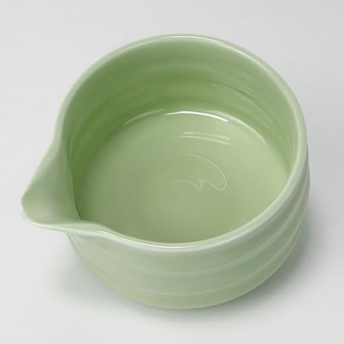Handmade Matcha Bowl with Spout - 500ml Ceramic Tea Chawan