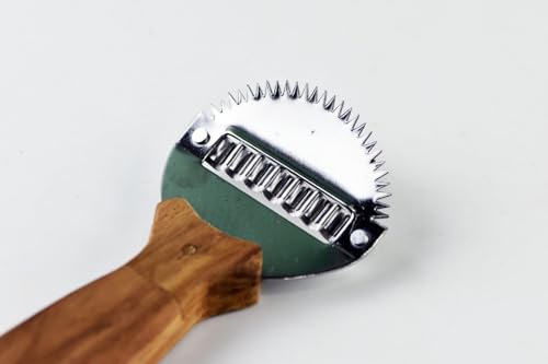 Traditional Coconut Scraper with Stainless Steel Blade - Ergonomic Kitchen Grater Tool