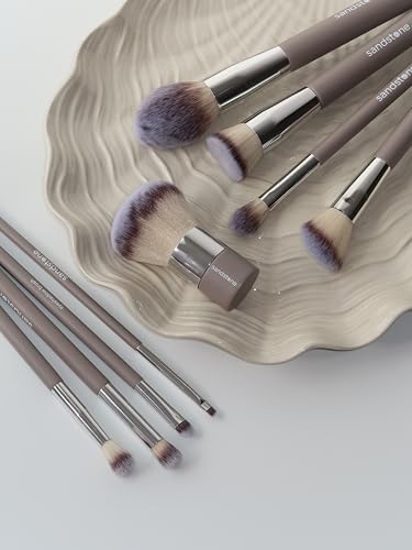 Sandstone Scandinavia Vegan Kabuki Brush - Travel-Size Makeup Brush for Face & Powder Application
