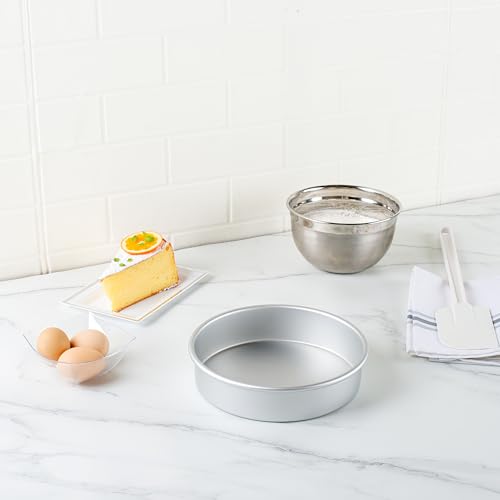 Restaurantware Round Aluminum Cake Pan - 8 x 2 Inches, Greaseproof