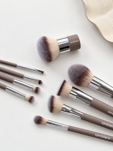 Sandstone Scandinavia Vegan Kabuki Brush - Travel-Size Makeup Brush for Face & Powder Application