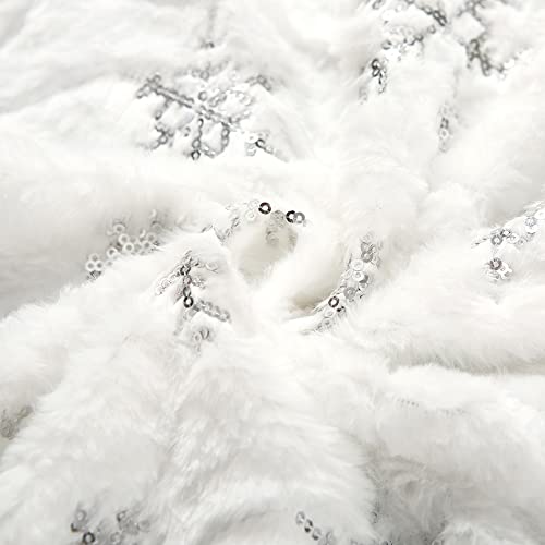 18in White Faux Fur Christmas Tree Skirt with Silver Snowflakes