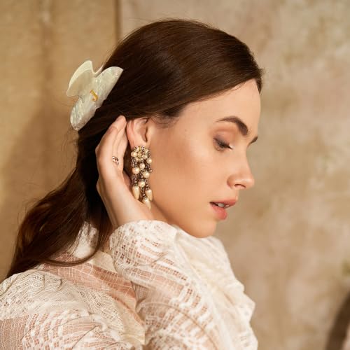 Gold O Acrylic Letter Hair Clip - Chic Monogram Claw Clip for Women