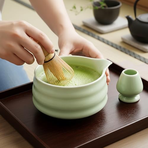 Handmade Matcha Bowl with Spout - 500ml Ceramic Tea Chawan