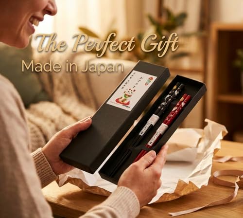 Japanese Lacquered Wooden Chopsticks Set - Maneki-neko Design Gift Box