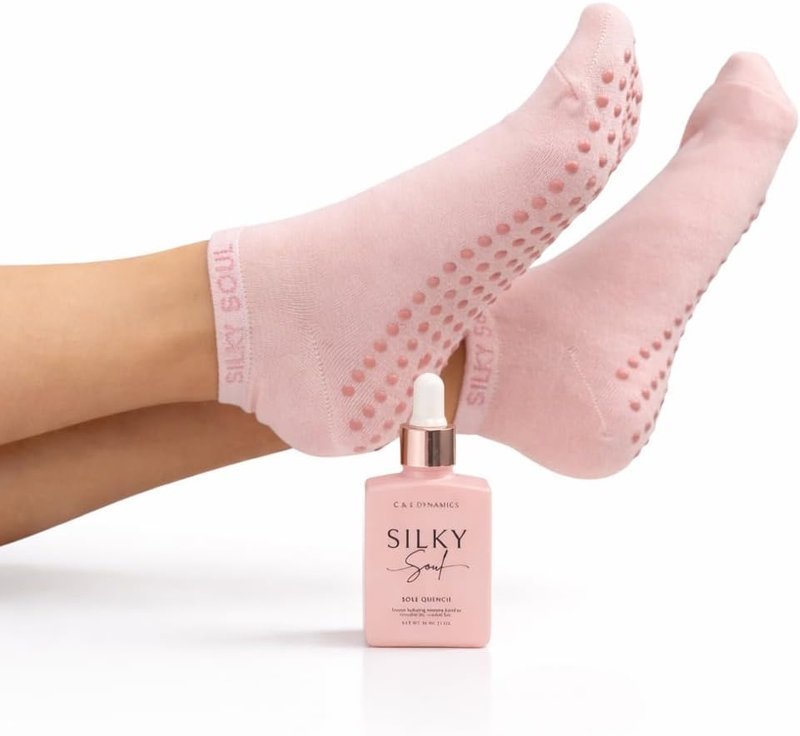 Moisturizing Silicone Socks for Dry Feet & Cracked Heels | Hydrating Treatment - Intensive Foot Repair (Pink, Large)