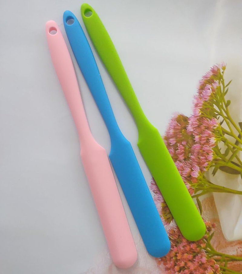 3 Pack Non-stick Wax Spatulas Silicone Body Hair Removal Sticks Spatula Reusable Waxing Applicator Scraper Hard Wax Sticks for Home Salon Use (Pink, Blue, Green)