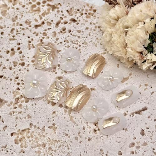 KEHKFSEF 30pcs Flower Press On Nails Short Square White Glossy with 3D Floral Glitter Leaves for Women - Variation 03
