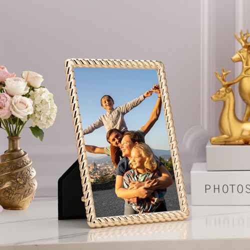 Elegant 4x6 Gold Photo Frame with Velvet Backing & Glass Front