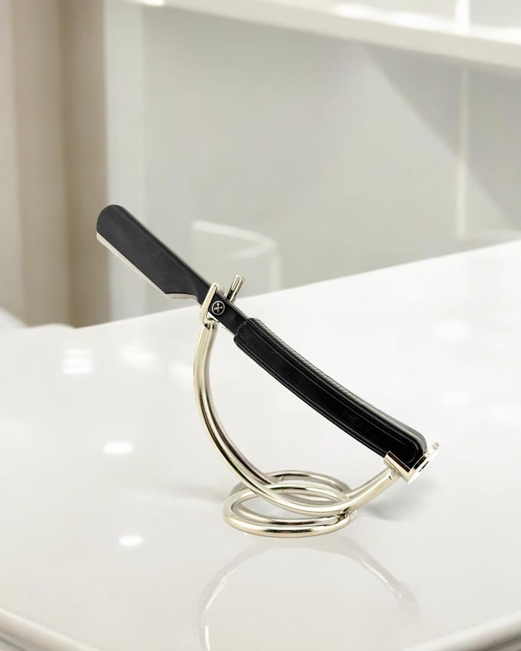 Parker Director Non-Folding Straight Barber Razor – Japanese-Style Shavette with Stainless Steel Arm, Blade Protector Cap & Ergonomic Non-Slip Handle – Ideal for Professional Barbers