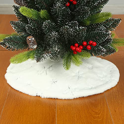 18in White Faux Fur Christmas Tree Skirt with Silver Snowflakes