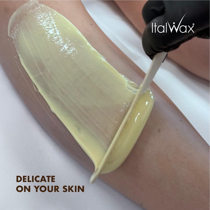 Italwax Classic Line White Chocolate Hard Wax Beads 2.2 lb (1 kg) – Long Setting Stripless Wax with Delicate Vanilla Fragrance for Large Areas & Easy Application – Made in Italy