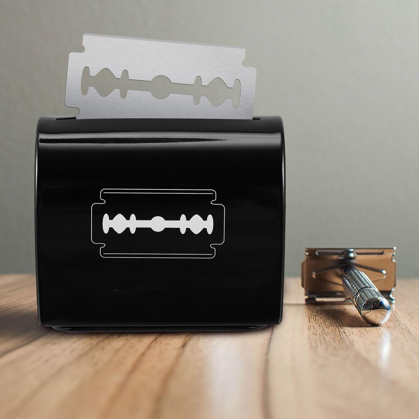 Uonlytech 2Pcs Razor Blade Disposal Container Safe Storage Box for Barber Shop Double Edge Blades Disposal Case Compact 2.55X1.77X2.04In