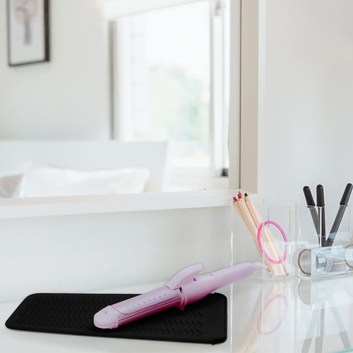 Silicone Heat Resistant Mat for Hair Tools - Pouch for Curling Iron & Straightener | Black