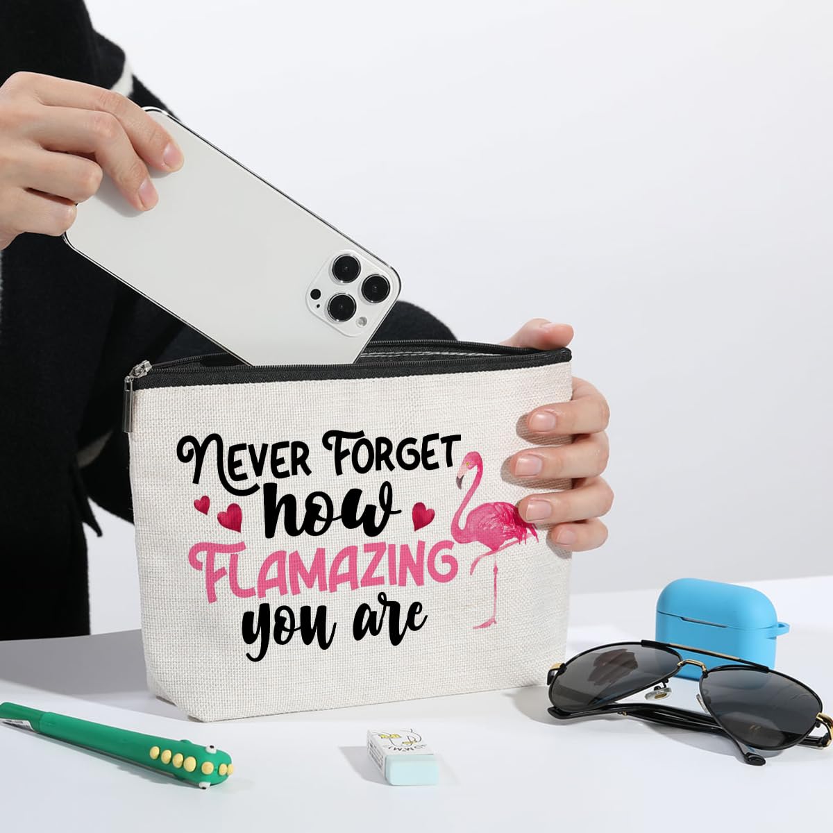 ZHAMEN Novelty Flamingo Decor Makeup Bag Gifts Makeup Pouch Birthday Christmas for Women Friends Flamingo Lover Family BFF Animal Lovers Cosmetic Travel Bag