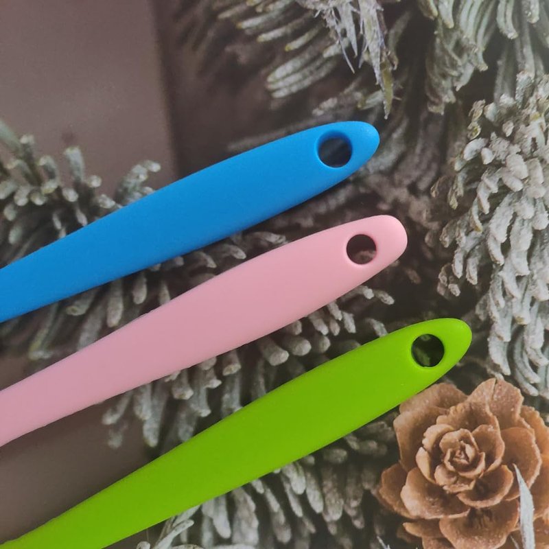 3 Pack Non-stick Wax Spatulas Silicone Body Hair Removal Sticks Spatula Reusable Waxing Applicator Scraper Hard Wax Sticks for Home Salon Use (Pink, Blue, Green)