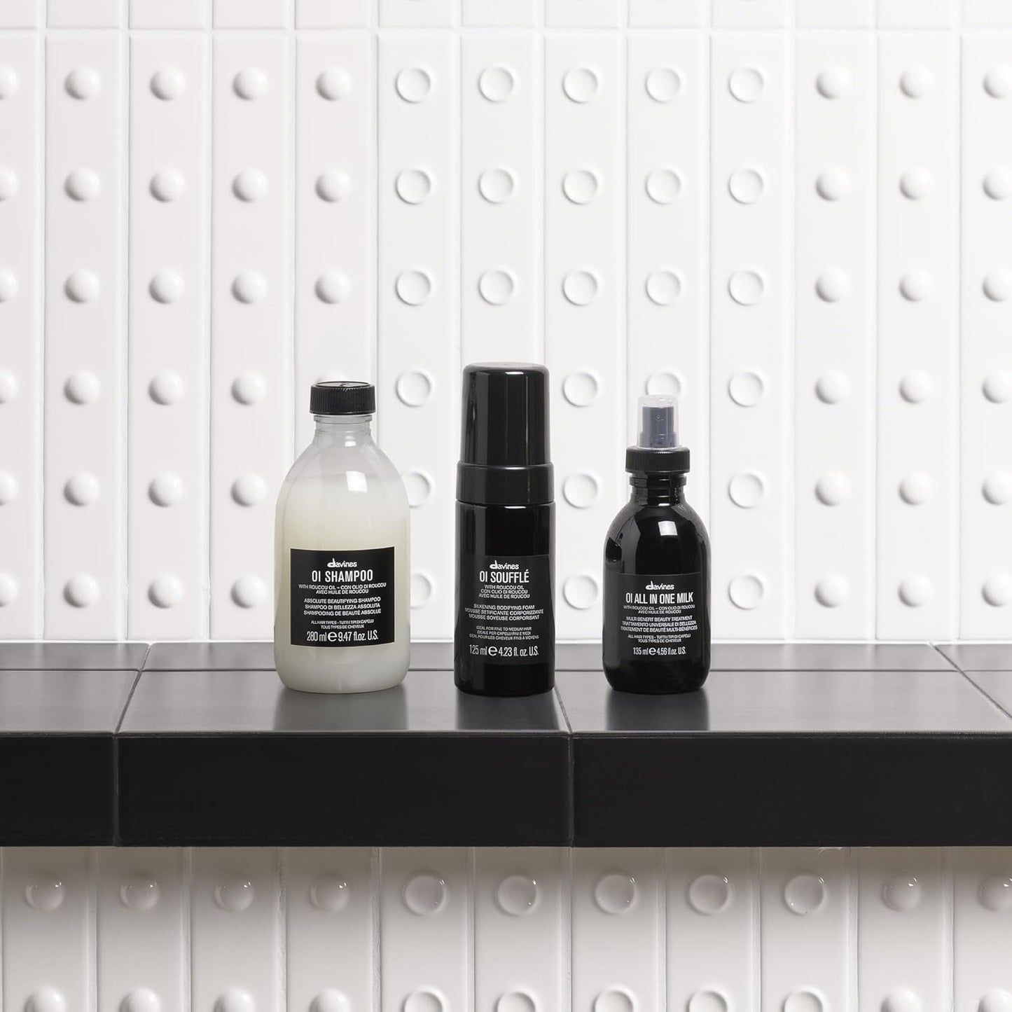 Davines OI Soufflé, Silkening Bodifying Foam for Fine to Medium Hair - Liquid-to-Foam Leave-In Treatment with Chicory Root & Roucou Oil - Adds Volume, Shine & Heat Protection Weightlessly, 4.23 Fl Oz
