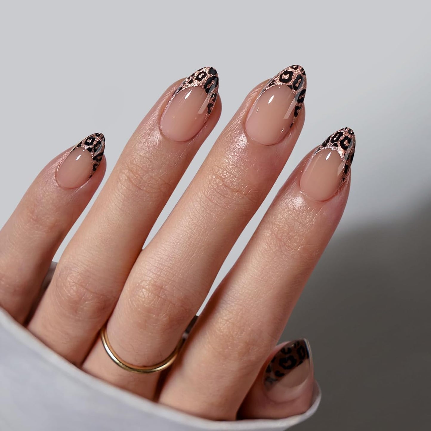 Press On Nails - Chrome Cat Eye Almond Design | 32 Piece Soft Gel Nail Kit in 16 Sizes