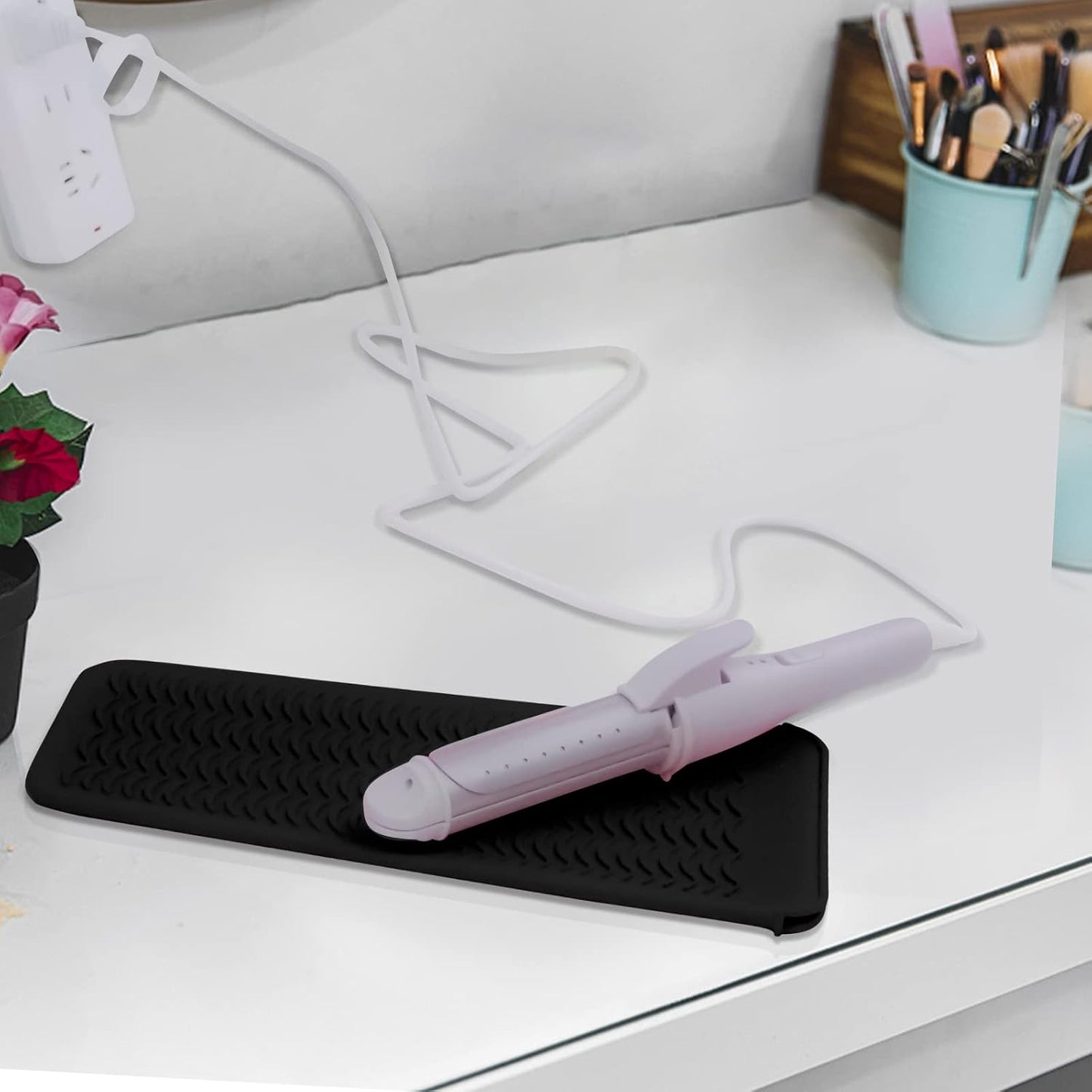 Silicone Heat Resistant Mat for Hair Tools - Pouch for Curling Iron & Straightener | Black