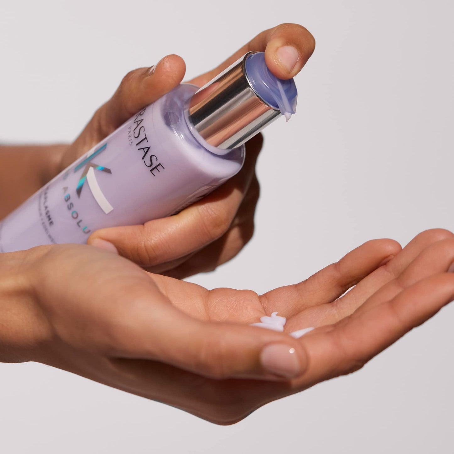 KERASTASE Blond Absolu Cicaplasme Serum - Hydrating Leave In Serum For Color Treated Hair, Heat Protects Up To 450°F, Strengthens and Prevents Breakage
