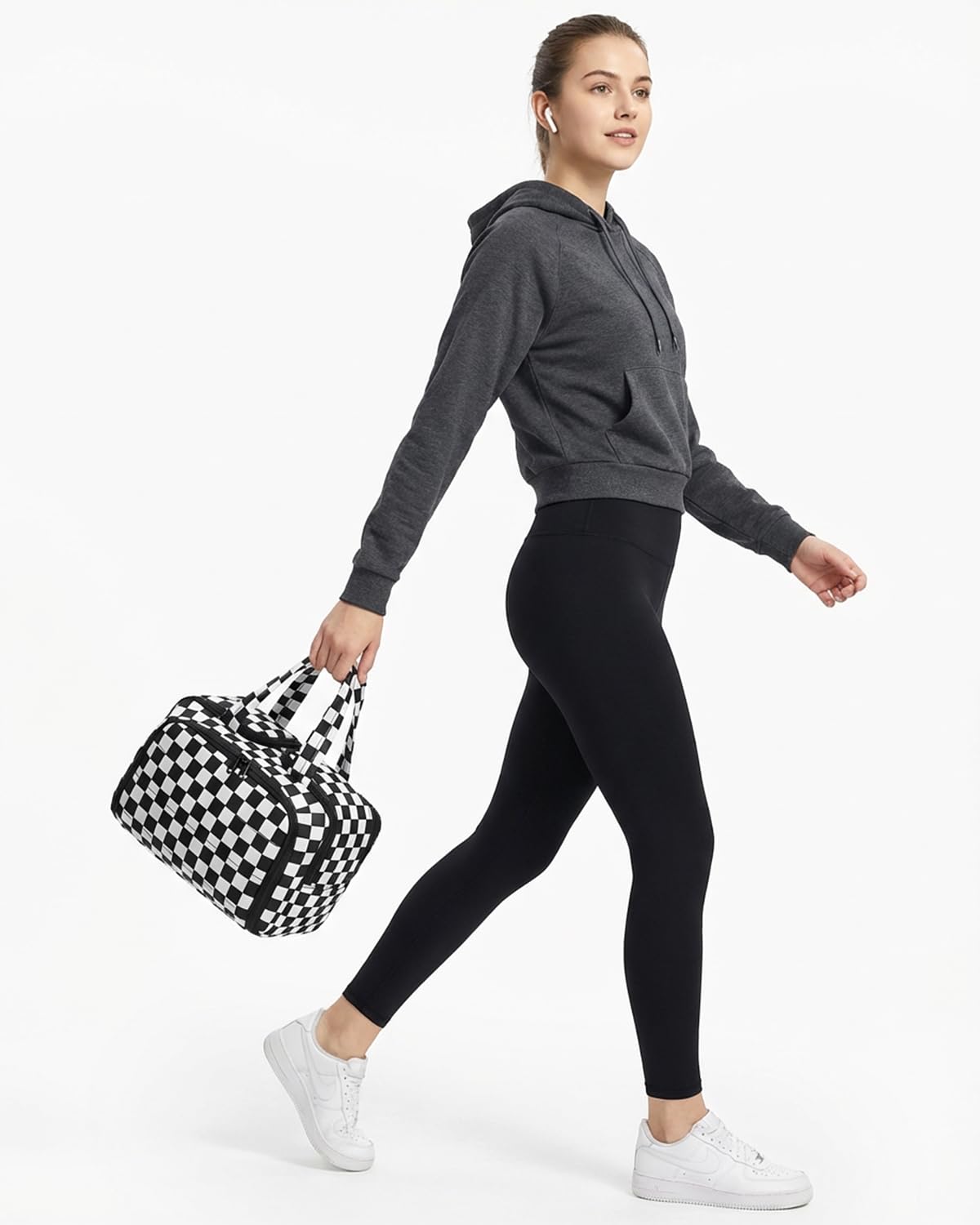 Travel Toiletry Bag, Spacious Checkered Toiletry Bag for Women,Large Toiletry Bags for Traveling,Lightweight Travel Cosmetic Makeup Bag Organizer for Accessories,Toiletries (Black and White Checkered)