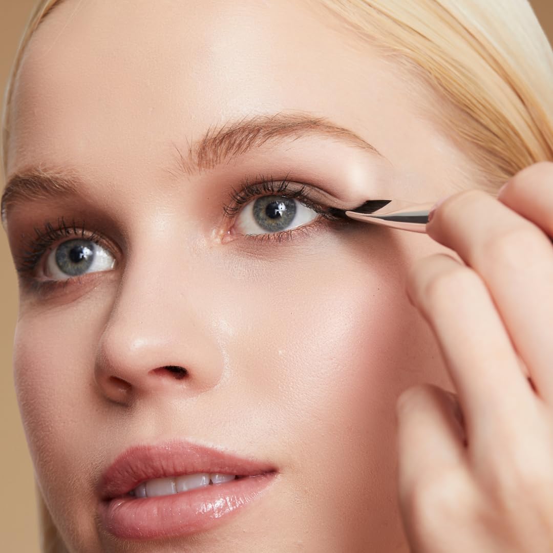 The Arc Brush | Winged eyeliner & cut crease brush, curved and precise, dual-ended, soft vegan bristles, Woosh Beauty