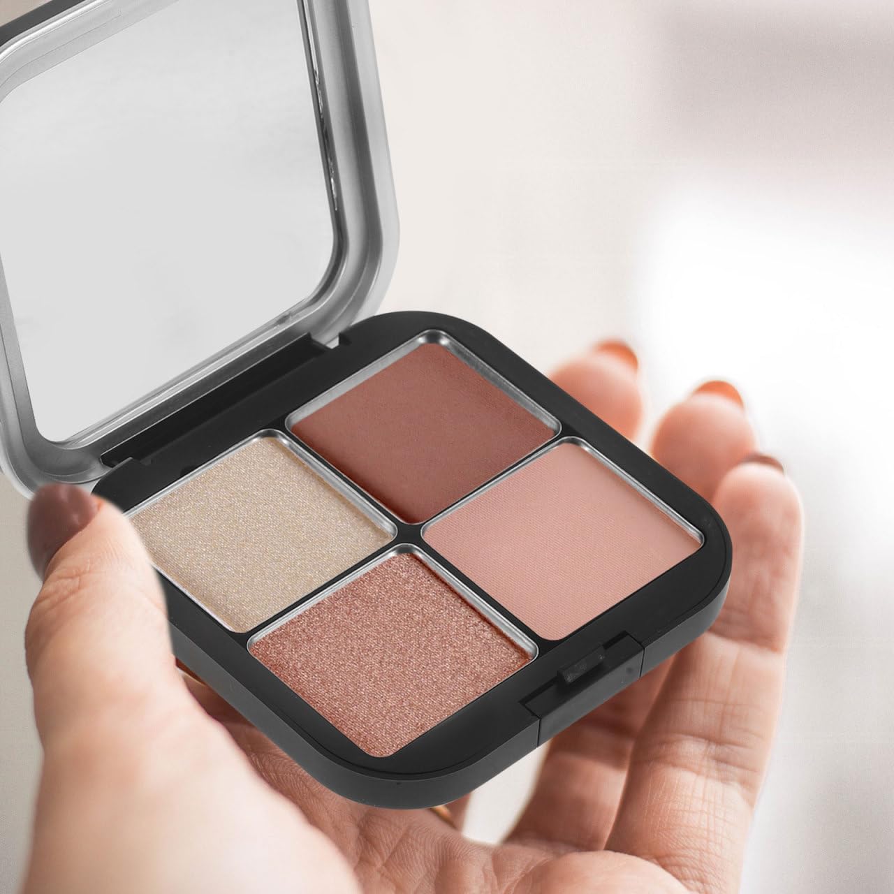 KALLORY Empty Eyeshadow Palettes Magnetic Makeup Container Compact Portable 3-Grid Case for Diy Blush Lipstick Eyebrow Powder Storage
