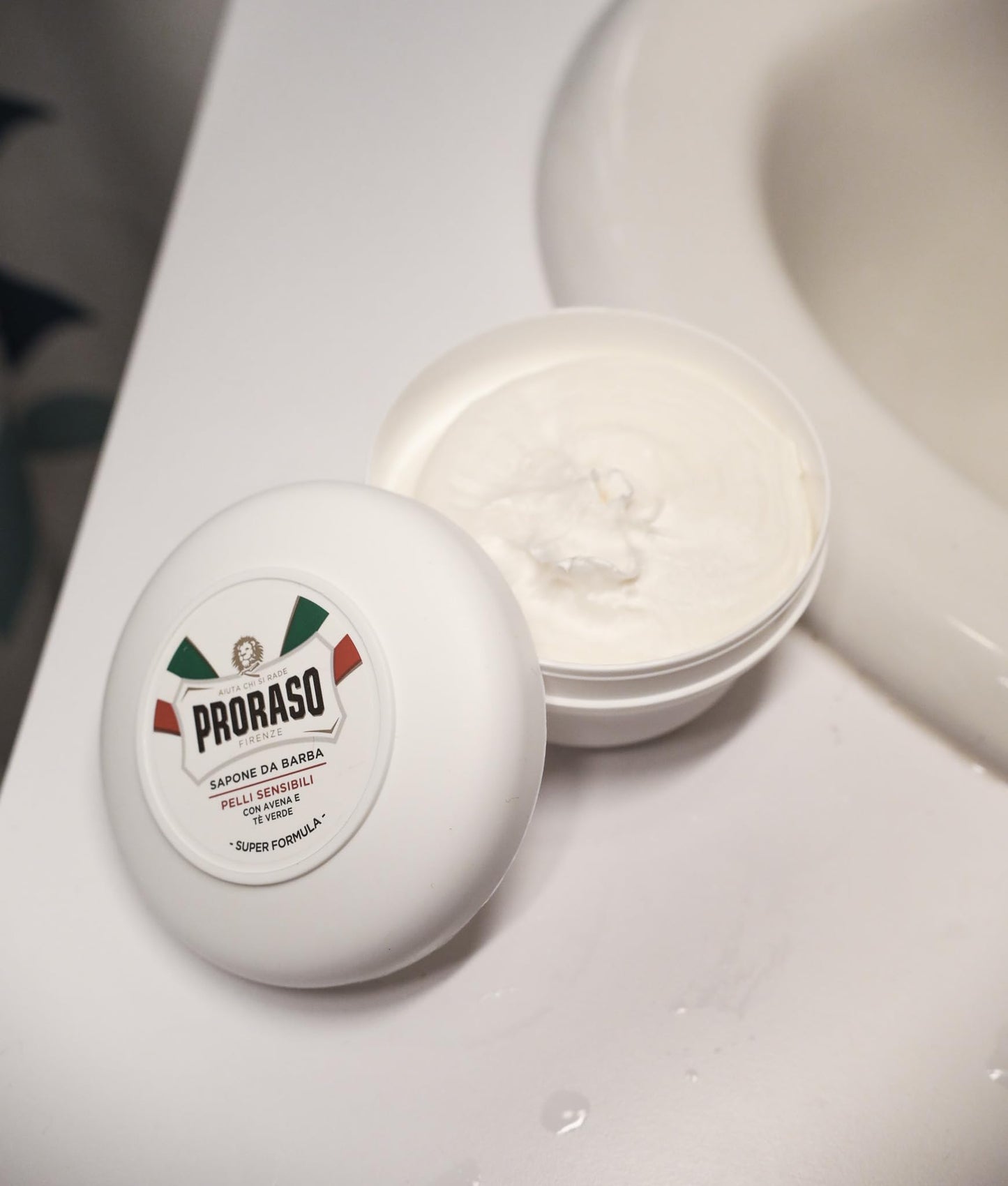 Proraso Shaving Soap - Oatmeal & Green Tea - Nourishing & Gentle Formula Shave Soap in a Bowl for Sensitive Skin - Premium Italian Shaving for Men - 5.2oz